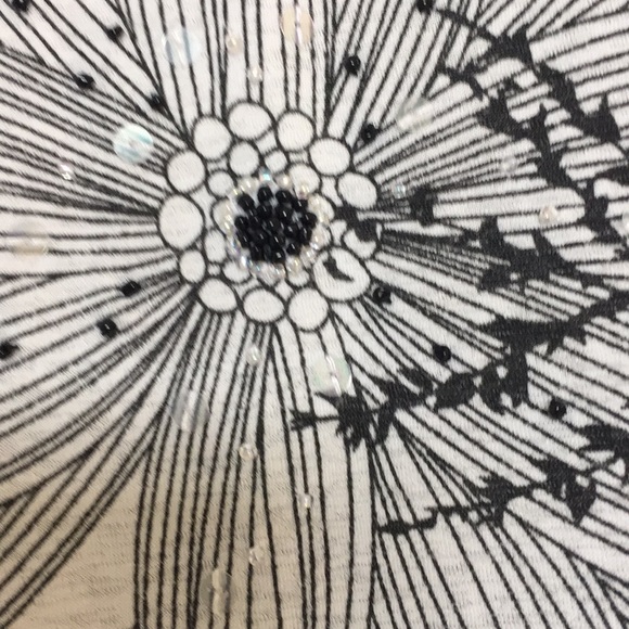 Ladies Black and white top - Picture 2 of 3